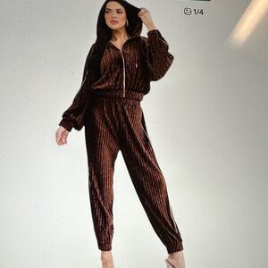 The GREii new with tags hoodie set Elegant Brown. So soft 🆕